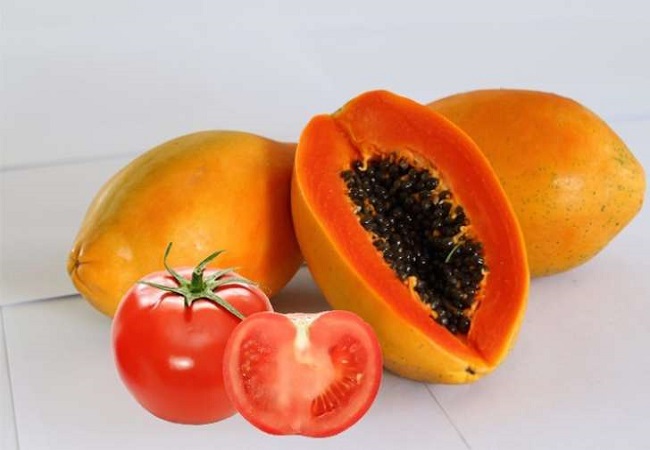 রূপচর্চায় পেঁপে টমেটোর প্যাক