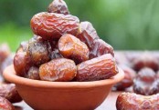 হাড়কে শক্ত এবং মজবুত করে খেজুর