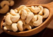 নিয়মিত কাজু বাদাম খাওয়ার উপকারিতা জানেন তো? 